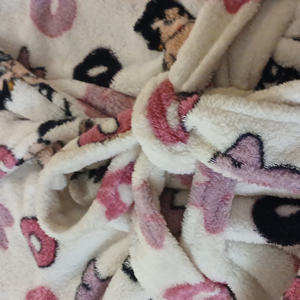 Betty Boop XOXO Robe💕🖤 - Picture 8 of 8